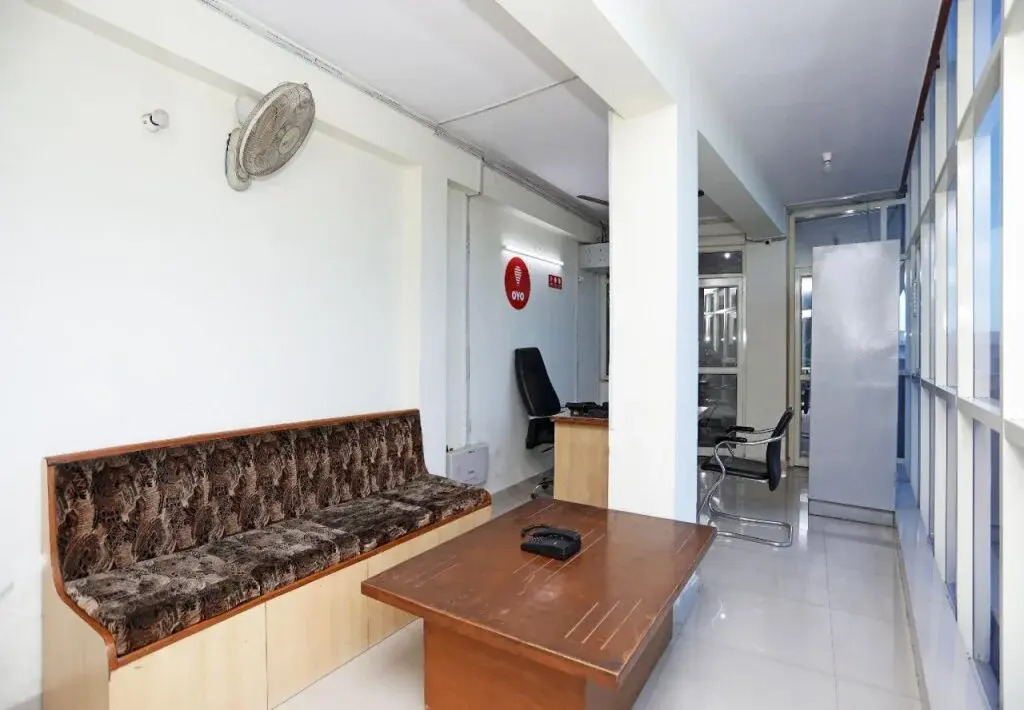 Hotel R K Residency By OYO Rooms