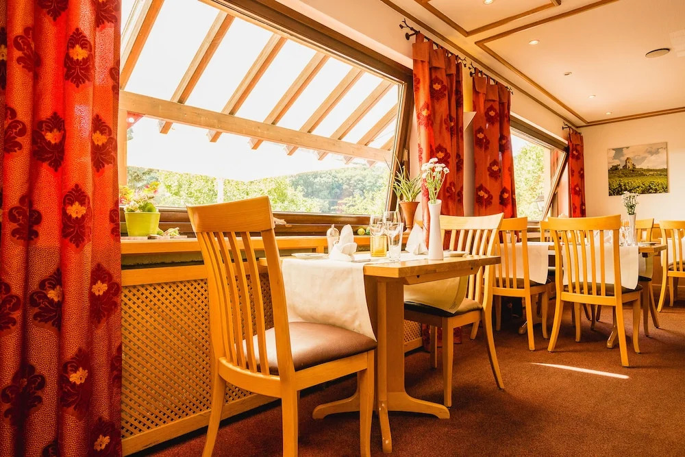 Hotel - Restaurant Bastenhaus