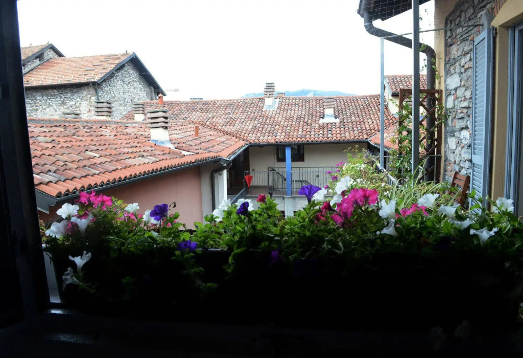 Luxury Historic Home by Como Duomo Sleeps 11
