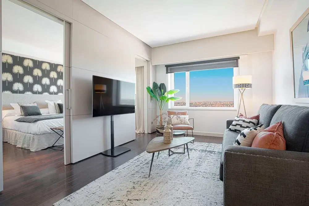 Luxury Apartment With Amazing Views of Madrid Plaza de Espa a II
