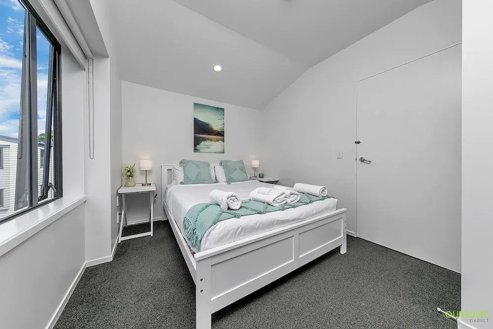 Balcony+Parking 3BR Gem Near Arena | Zodiak Stays