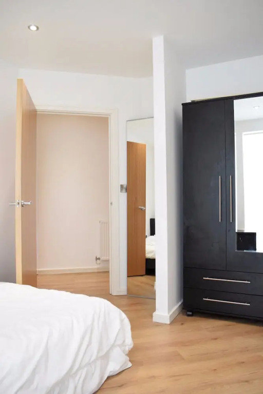 Bright and Spacious Apartment near London Bridge
