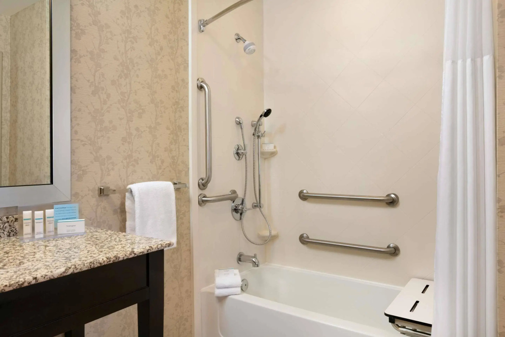 Hampton Inn and Suites Parkersburg Downtown