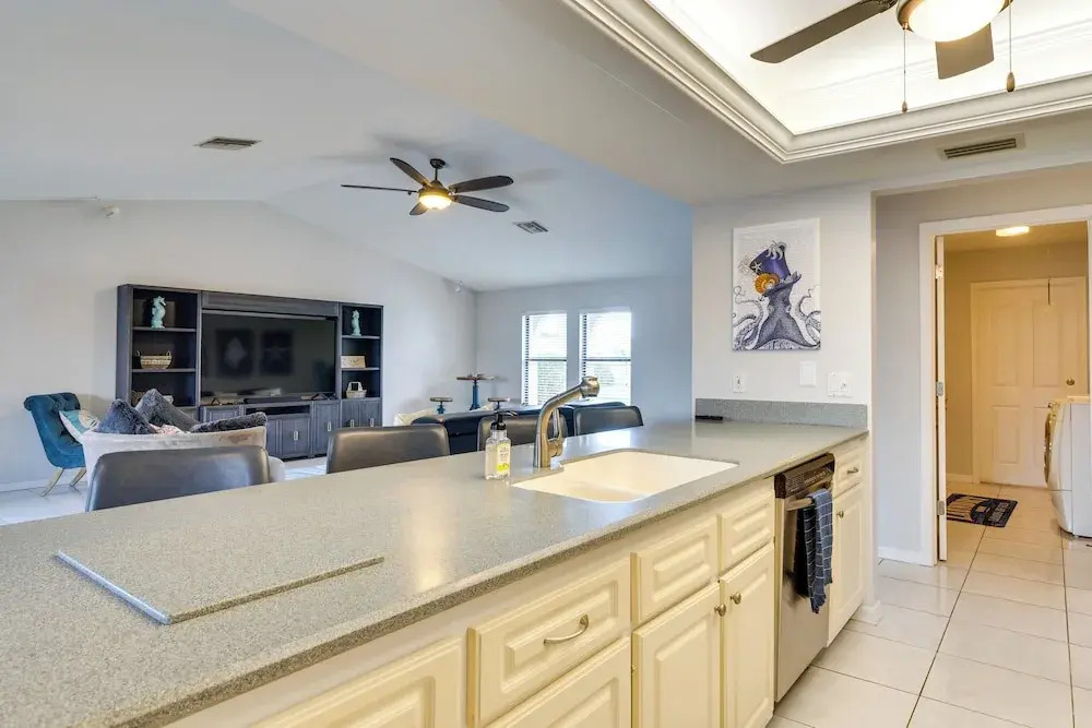 Lanai & Pool: Waterfront Cape Coral Home!