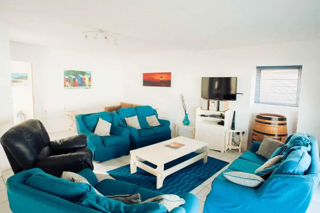 20 Cayman Beach, Gordon's Bay