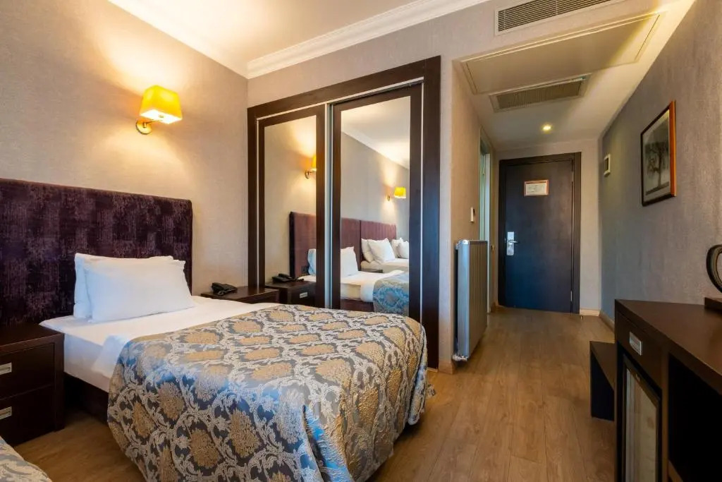 216 Castle Hotel