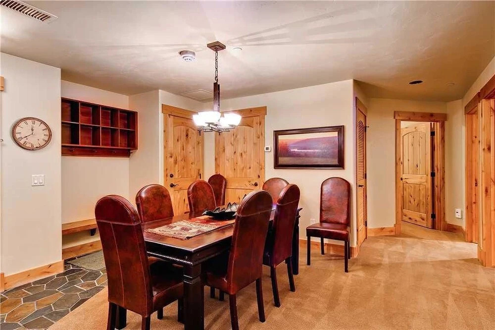 6109 Bear Lodge, Trappeur's Crossing Apartment 3