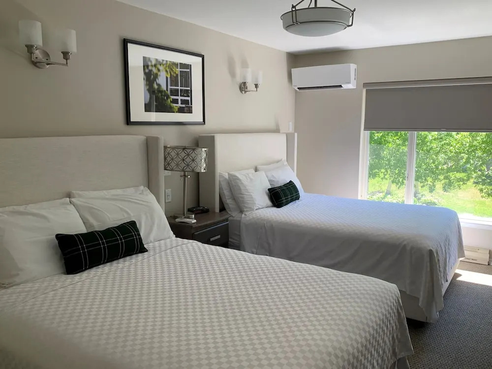 Glenora Inn & Distillery