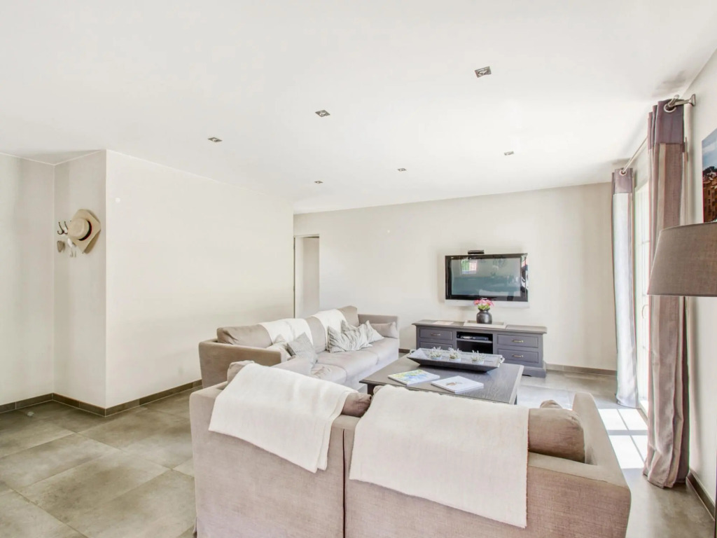 Villa in Le Plan-de-la-Tour with Pool