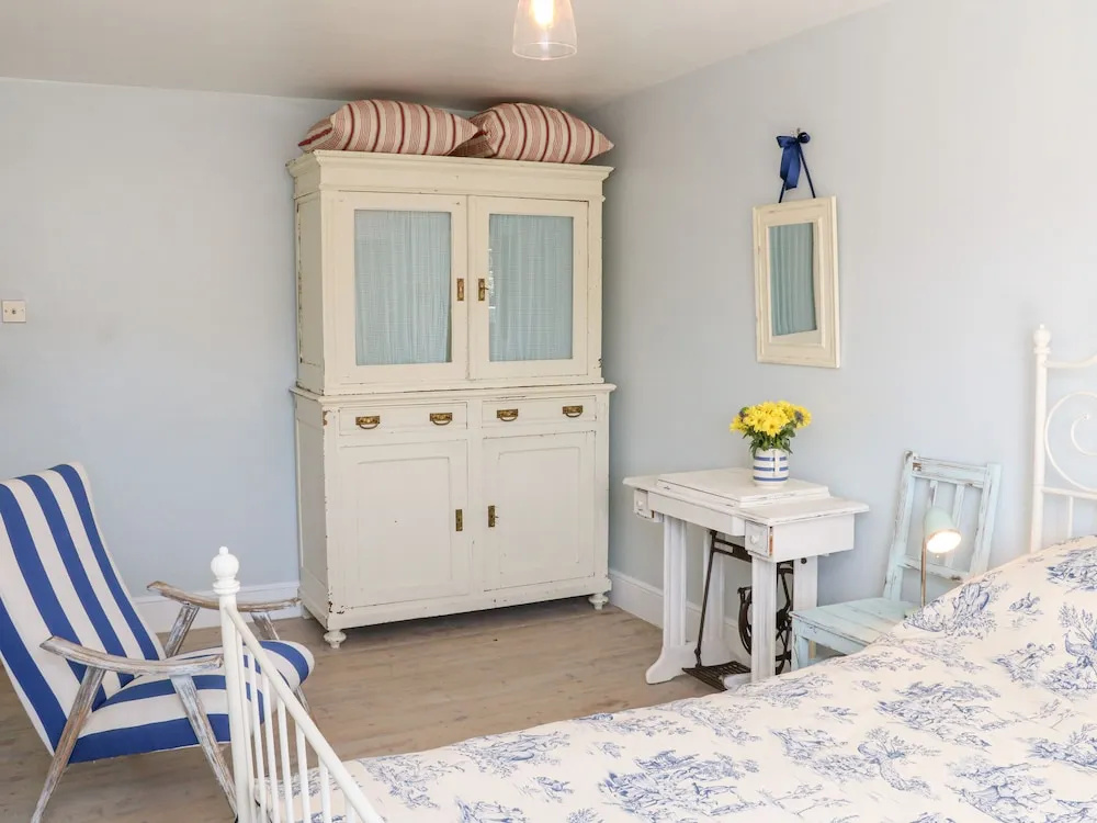 3 Elm Cottage
