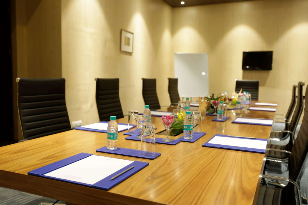 Golden Tulip Suites Gurgaon