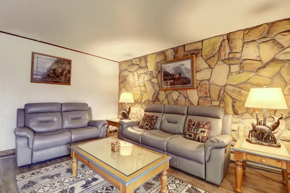A106 Lake Cliffe 2 Bedroom Condo