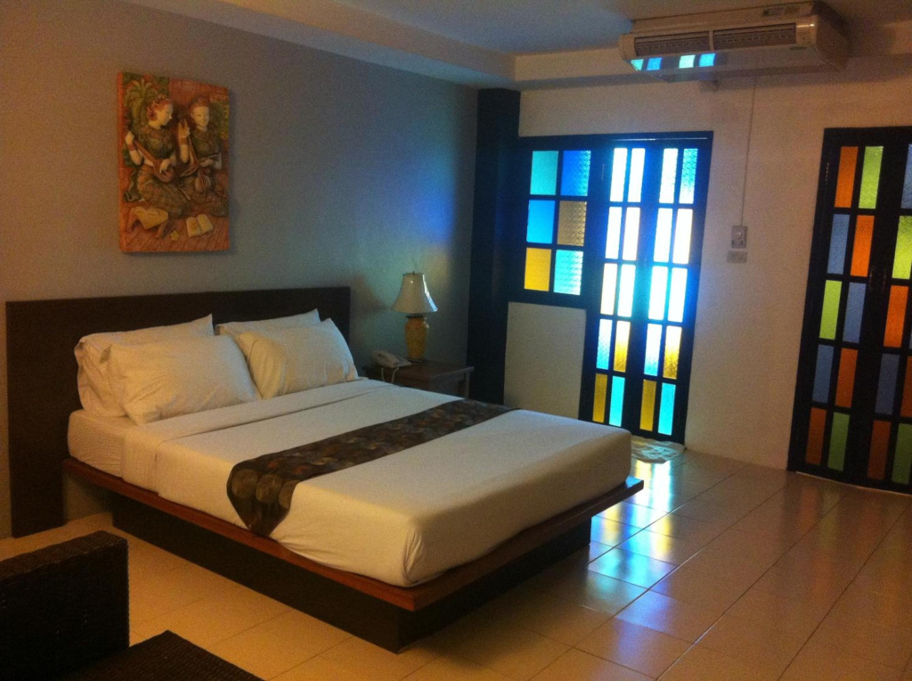 Bangkok Travel Suites Hotel