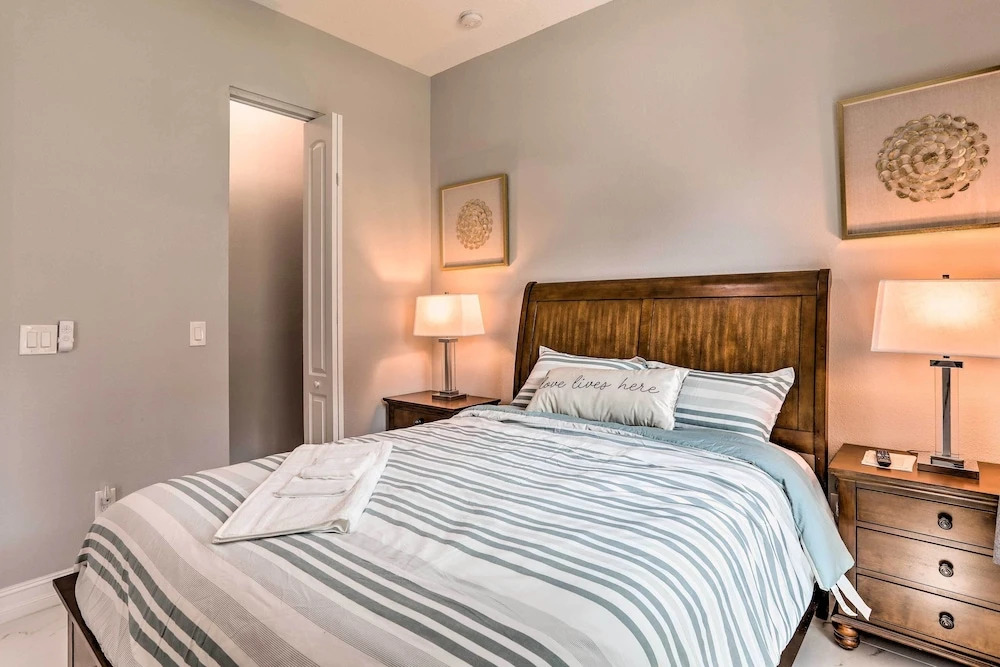 St Pete Escape w/ Patio & Yard: 6 Mi to Beach