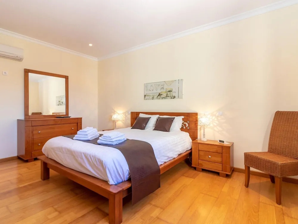 Luxury Villa in Albufeira With Heated Private Pool