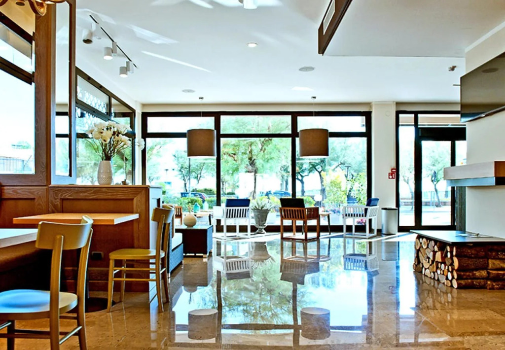 Hotel Ambassador