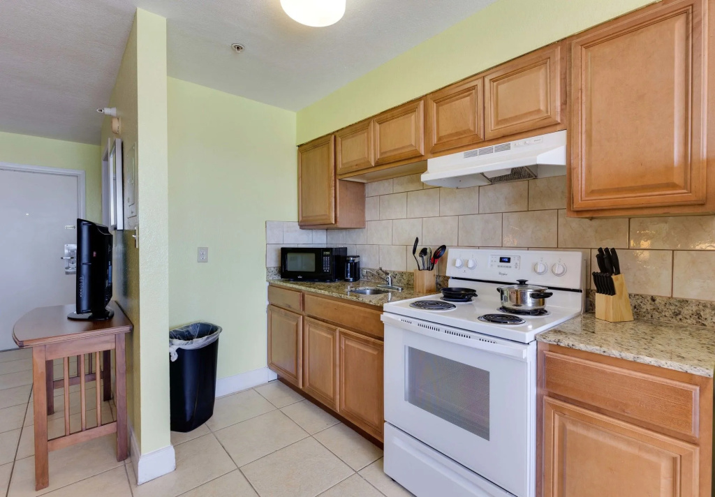 Pierview Hotel and Suites
