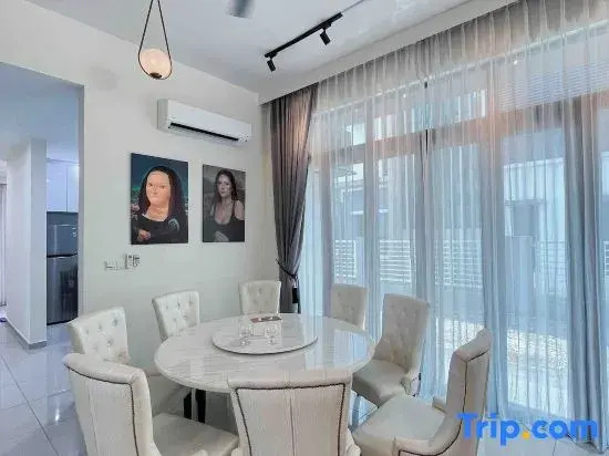 luxurious villa templer park