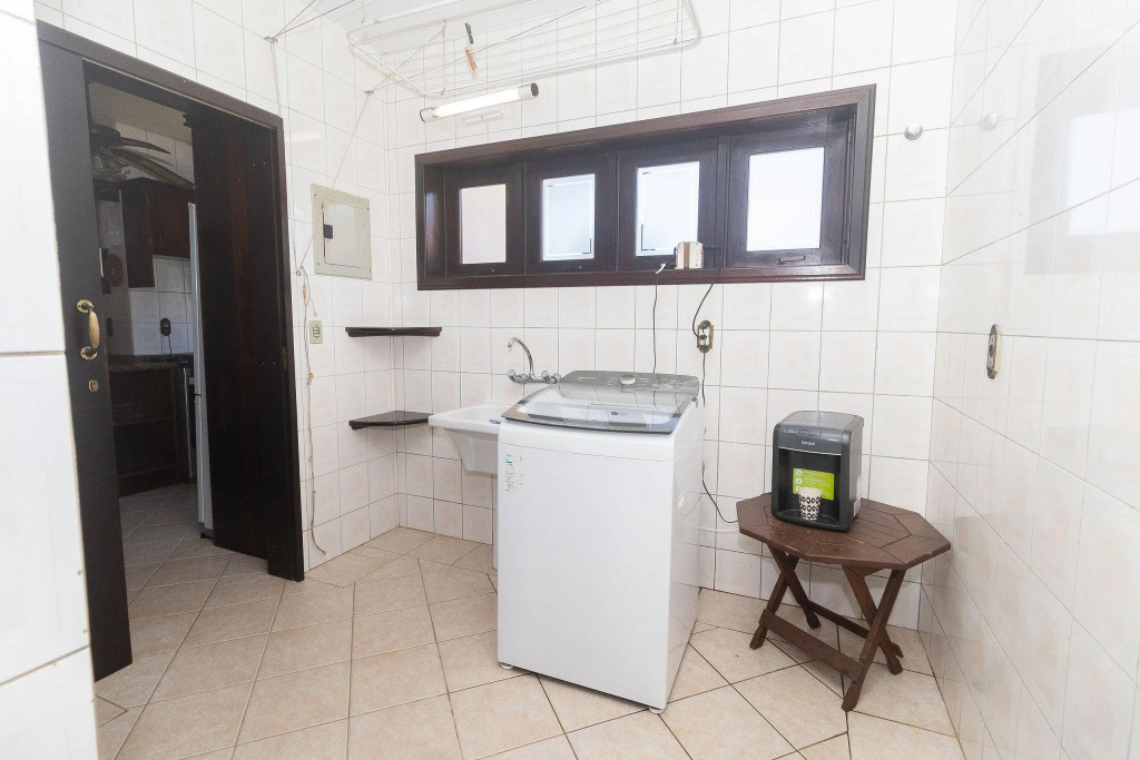 Casa com Piscina e Sinuca em Bombinhas