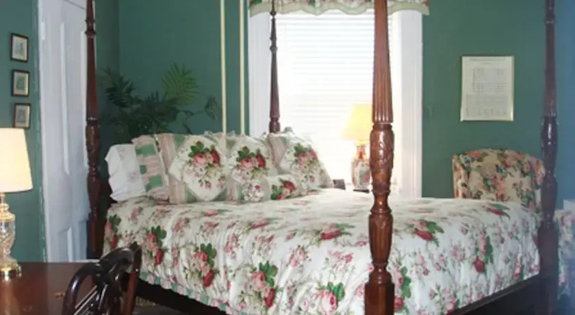Clinton Street Bed and Breakfast