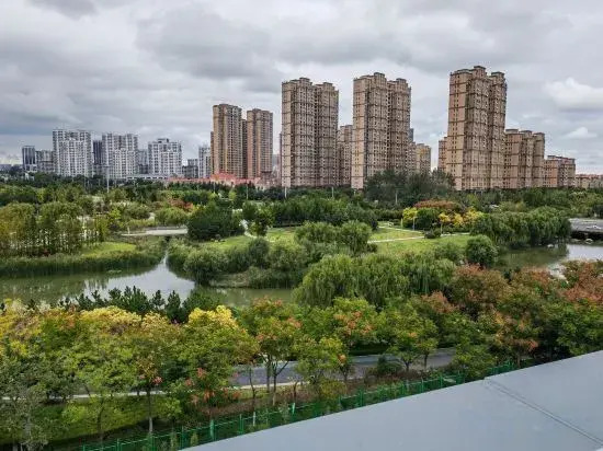 HanTing Hotel (Yantai Jinshatan Baoshuigang Xiqu Hotel)