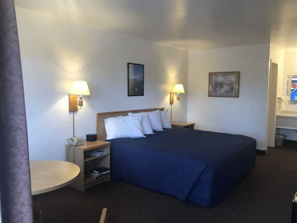 Fan Mountain Inn