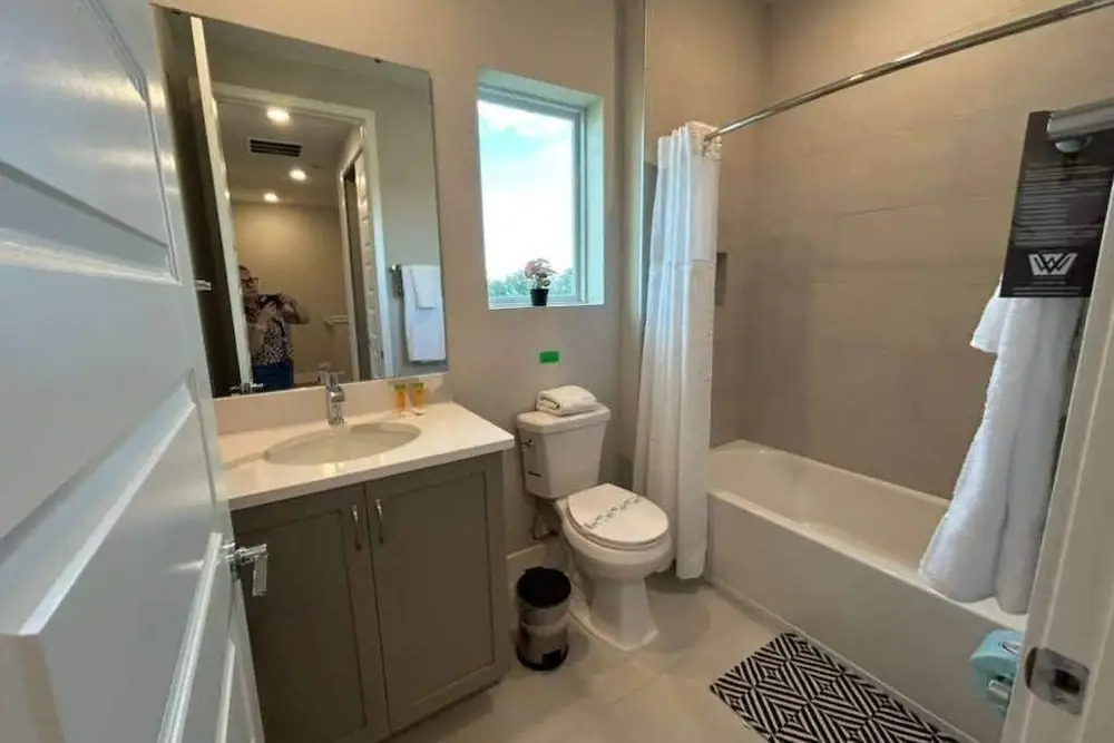 Modern 3Bd End Unit With Garage Water View 7904