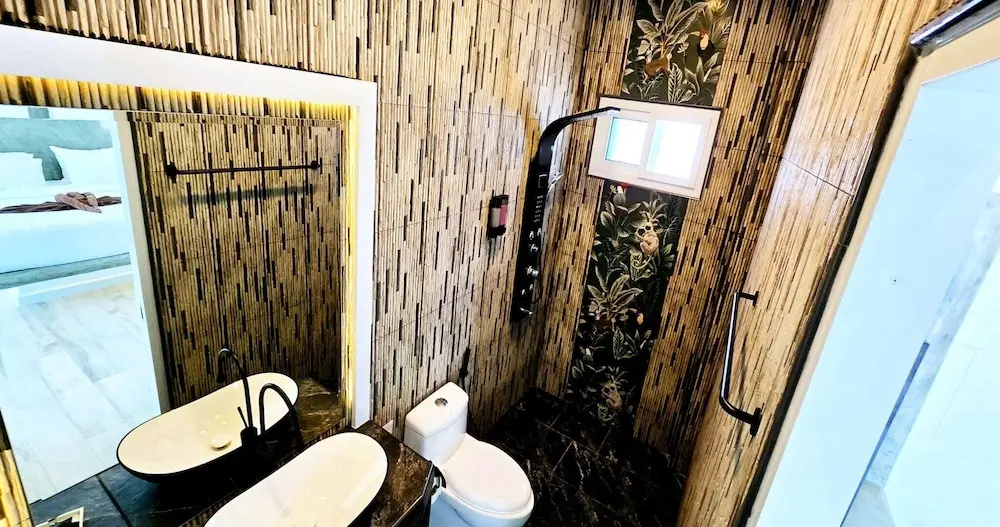 STARLAND Luxury Pool Villa Pattaya Walking Street