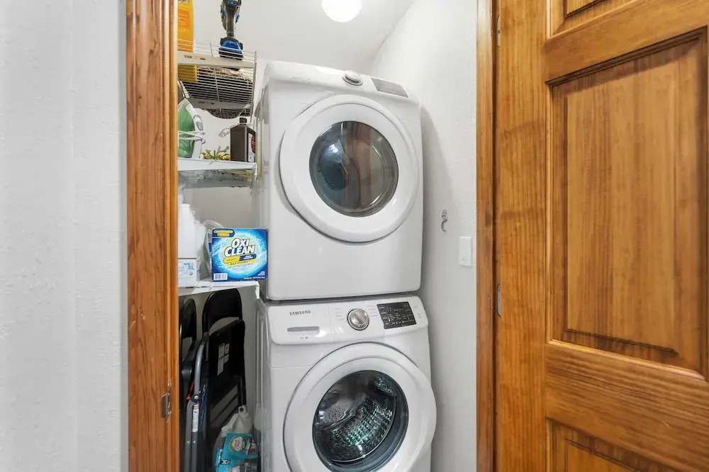 The Greenview Haven: Cozy For 6!