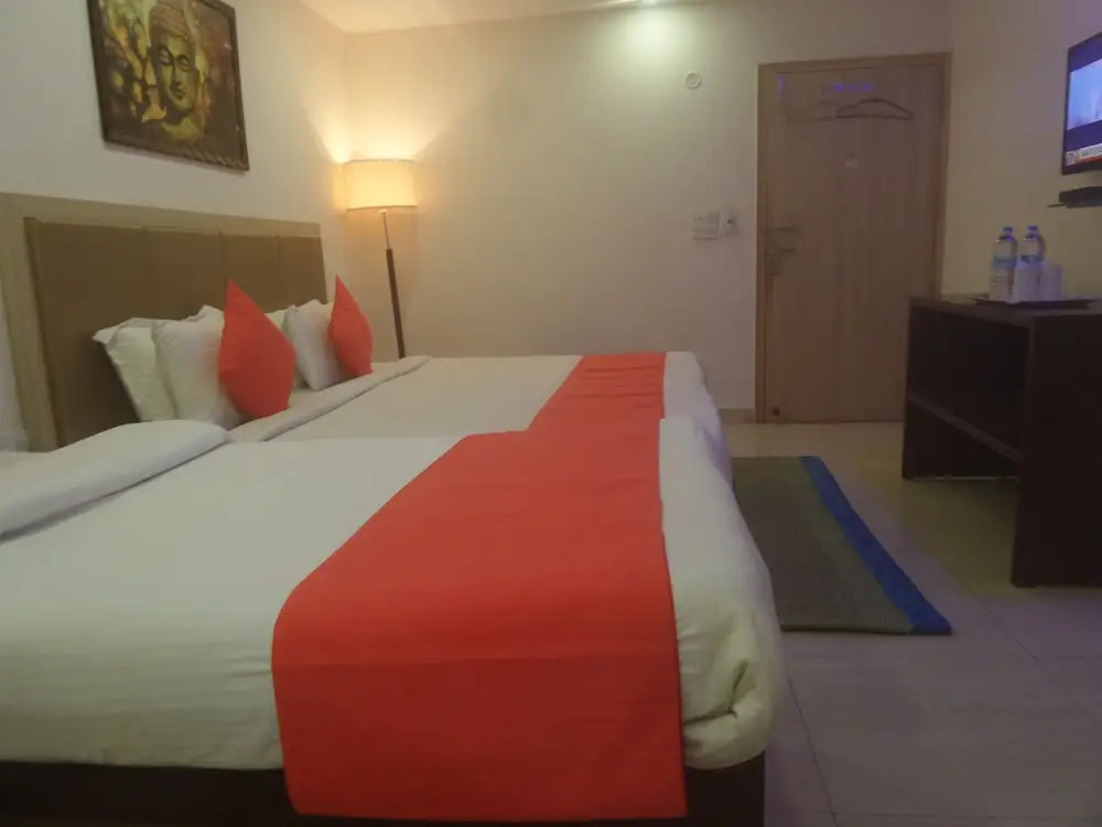 Airport Hotel Mahal