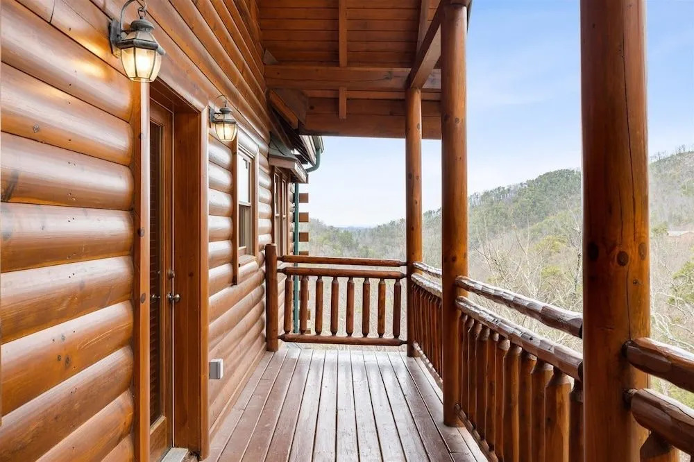 Blue Ridge Refuge 8 Bedroom Cabin by Redawning