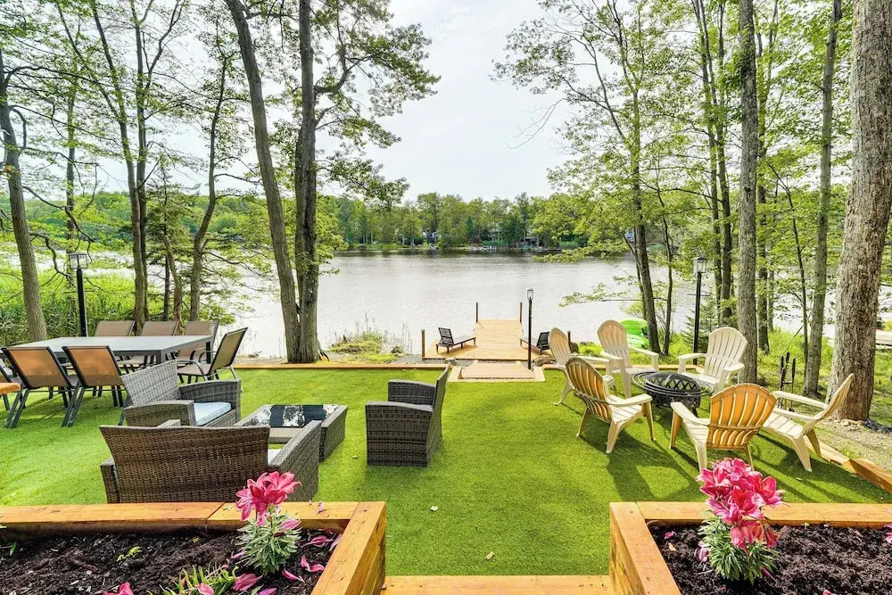 Hot Tub + Game Room! Lakefront Gem in Pocono Mtns