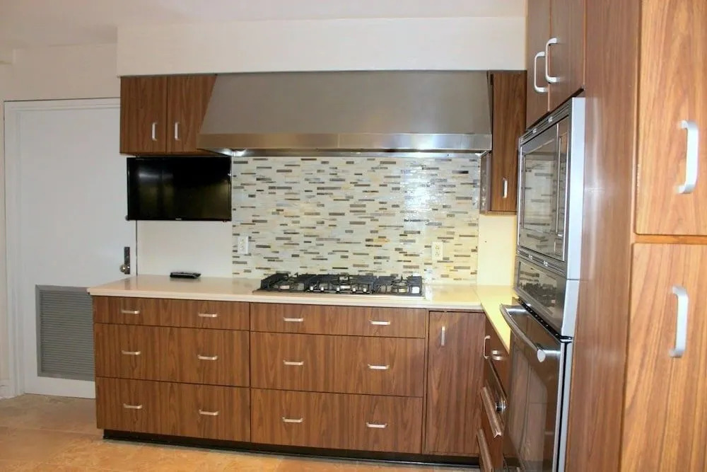 Hosteeva Marina Luxury Suites