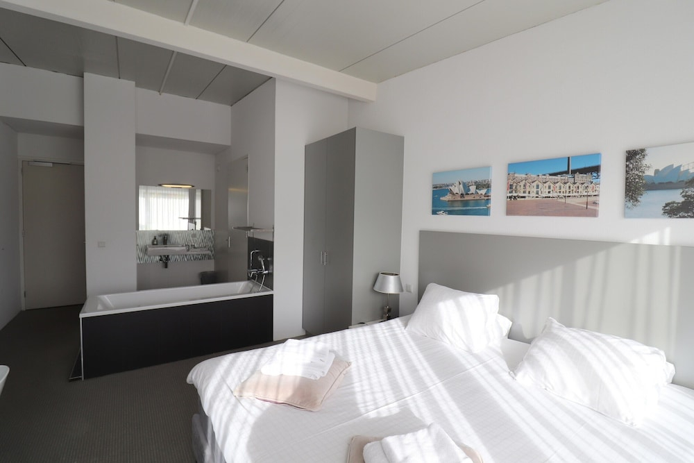Spacious Group Stay in Teuge With Garden