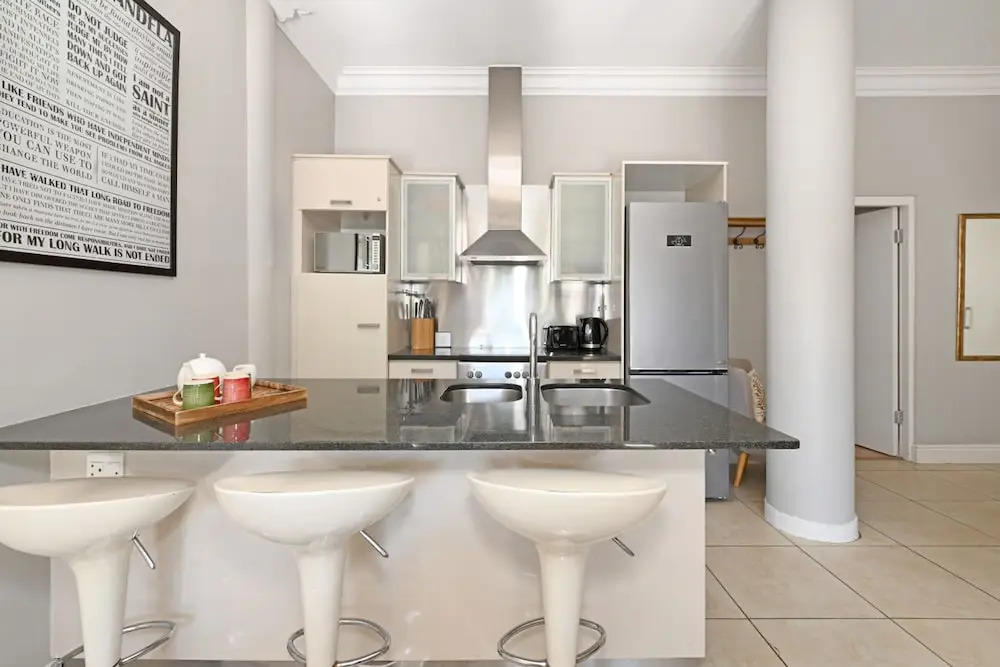 Charming Sea Point 1 Bed With Leafy Patio