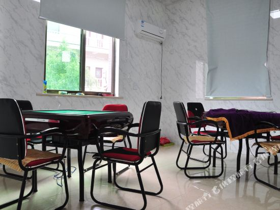 Tonglu Longyinju Hostel
