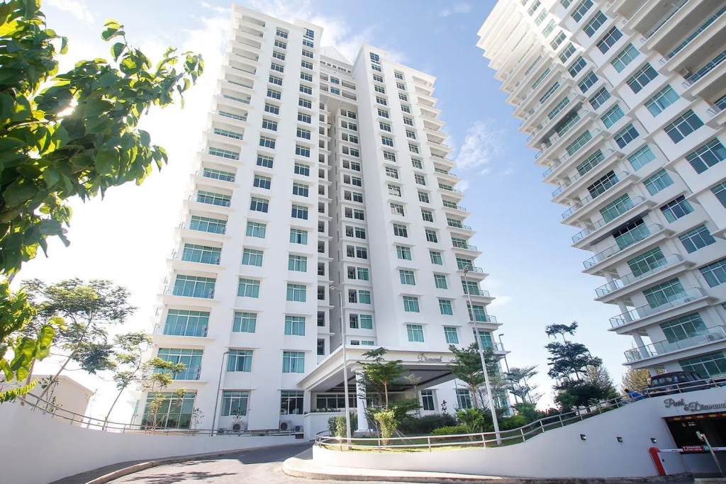 Bay Resort Condominium
