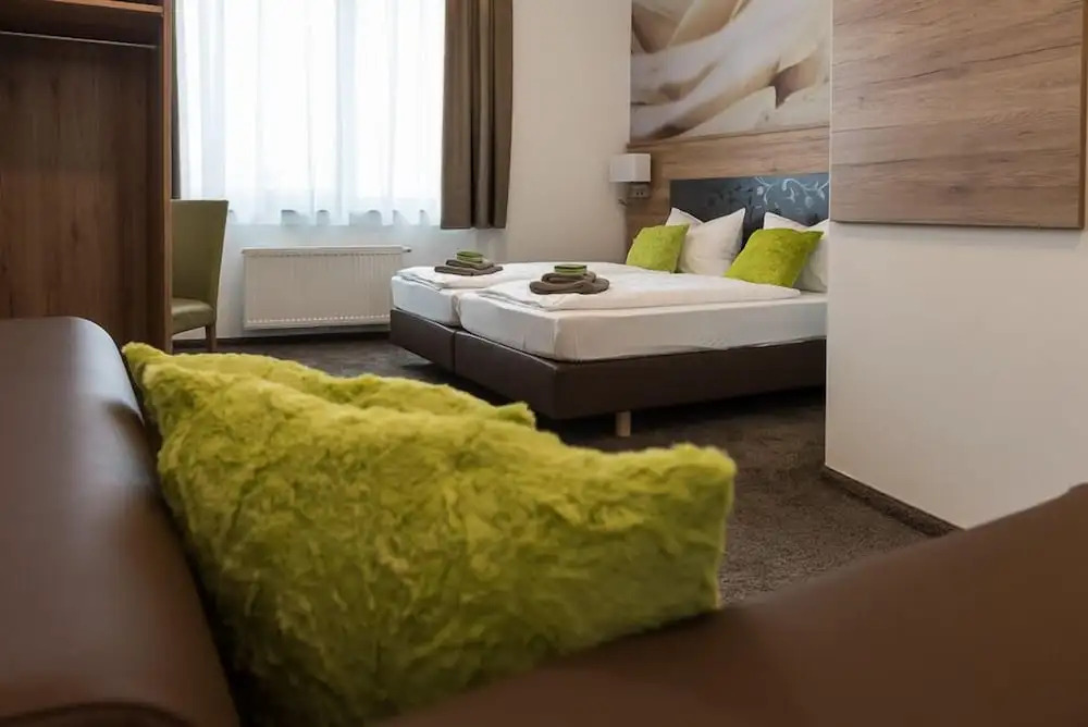 The Outlet Hotel