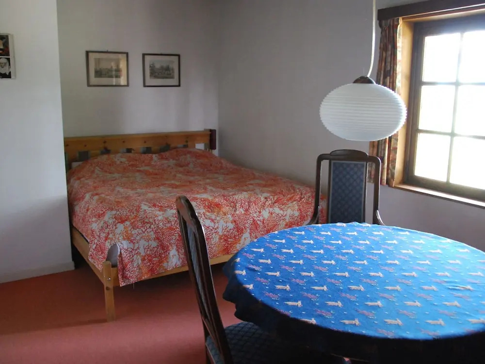 Large hunting lodge with enormous beautiful garden