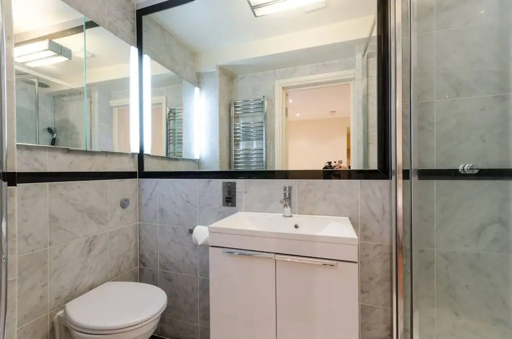 Delightful 2 Bed Garden Flat in Earl's Court