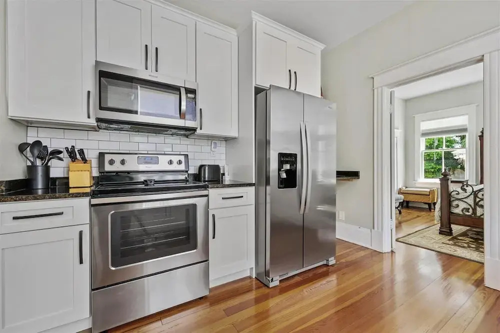 Casa Doble - Two Units, One Location!