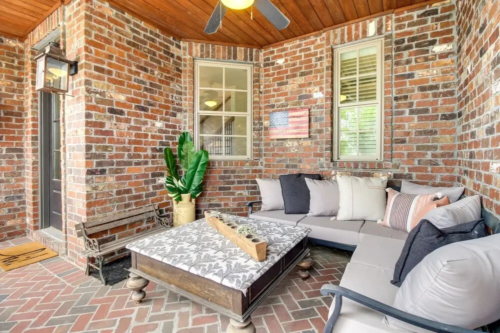 Charming Savannah Townhome - 1 Block to Riverwalk!
