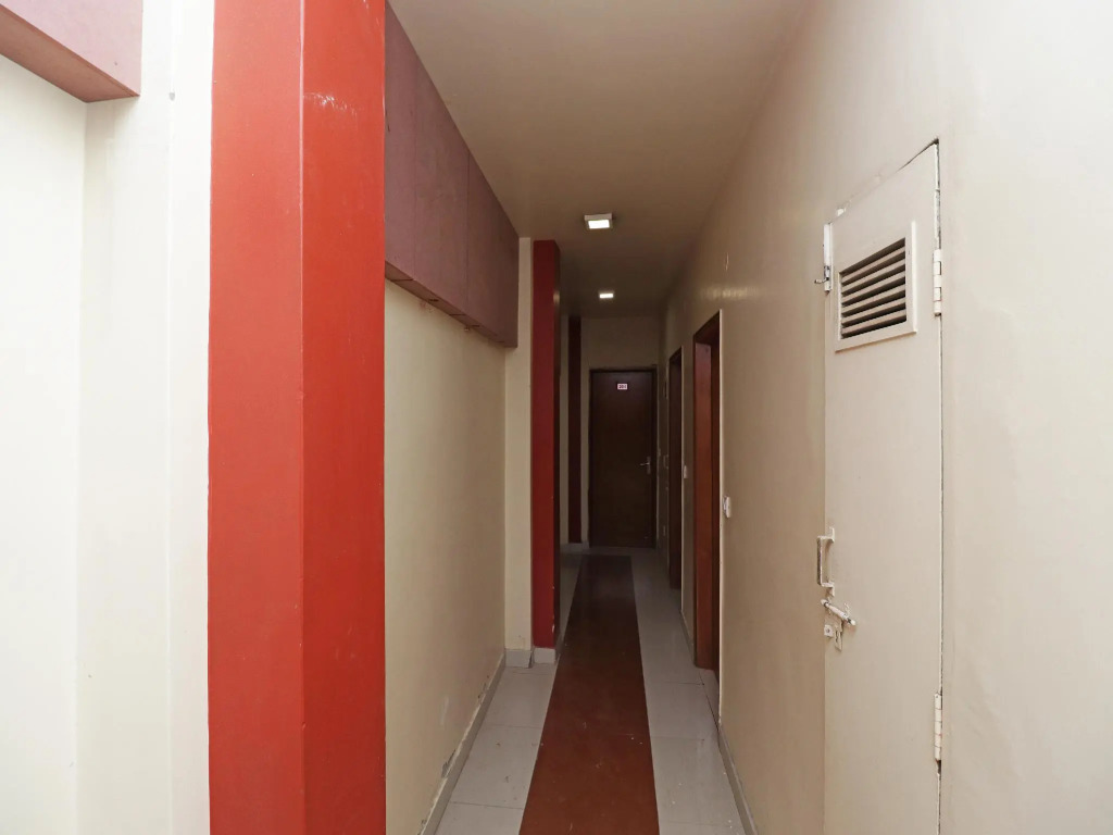 OYO 28063 Hotel Bombay Jewel Palace