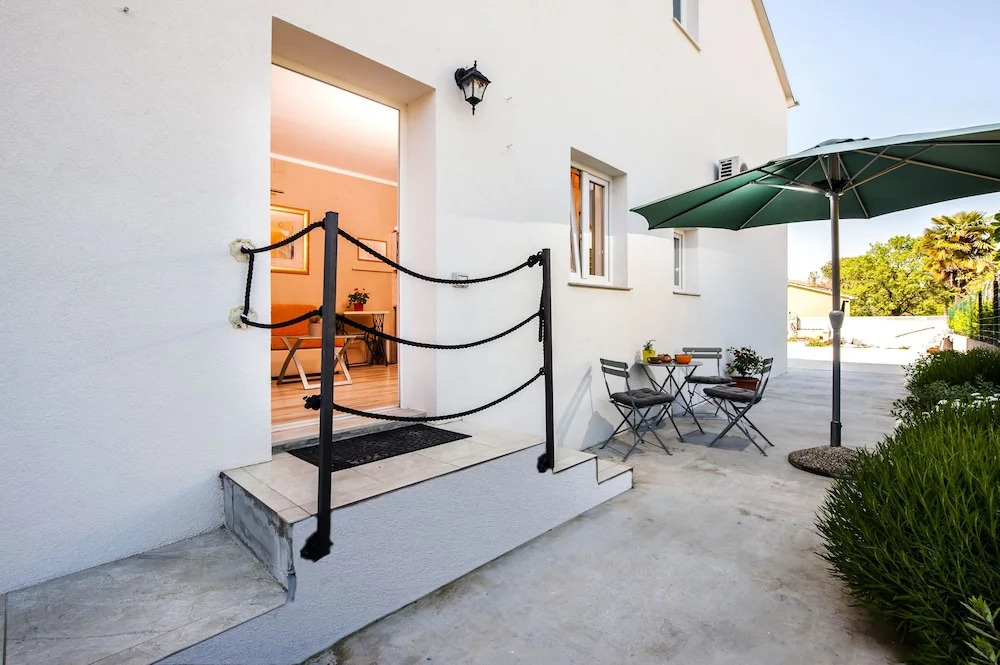 Apartments Casa Cerin