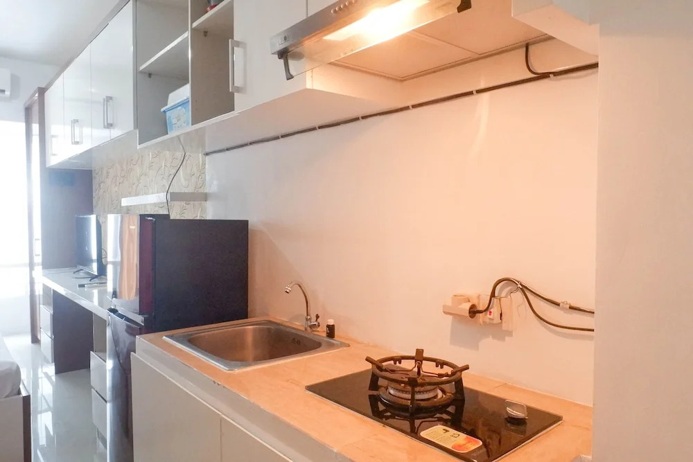 Comfy and Nice Studio at Orchard Supermall Mansion Apartment By Travelio