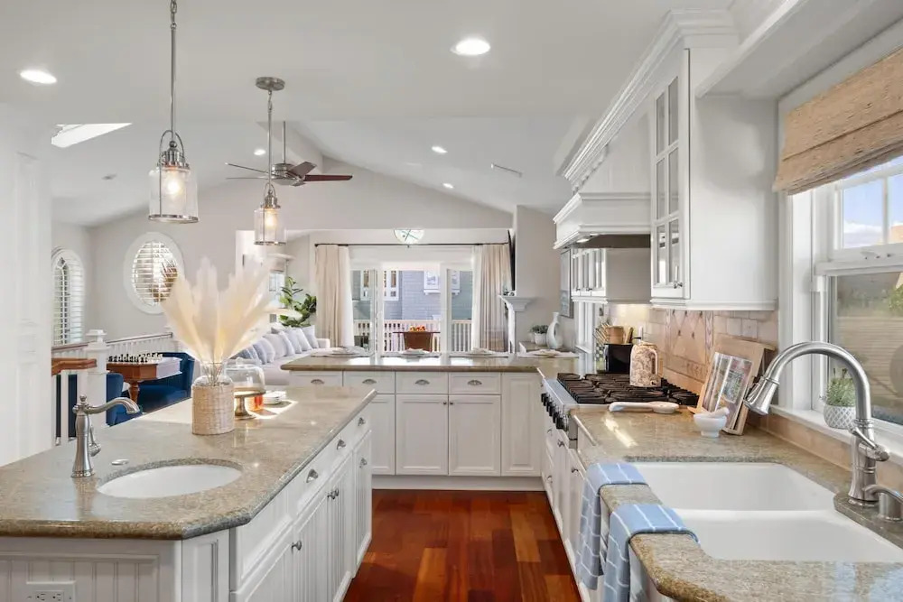 4br Beach House Steps From Sand - AC Parking BBQ