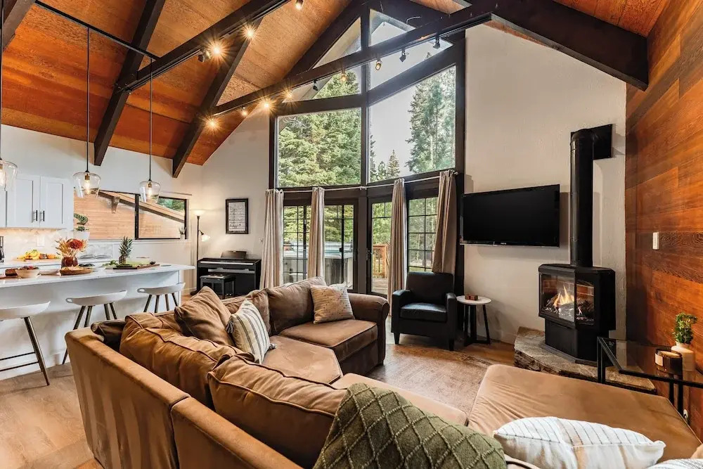 Emerald by Avantstay - Tahoe Donner Mountain Retreat w Large Patio