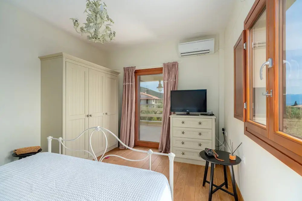 SUN VILLA GLYFADA