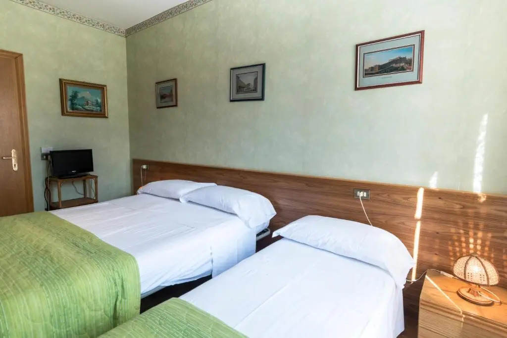 Camere R 75