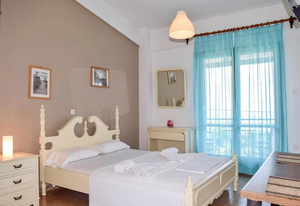 Ostrias House
